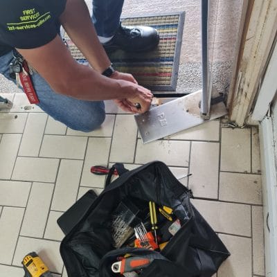 Fixed price locksmith service in Singapore